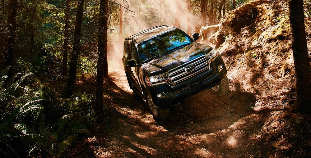 Menjelajahi Keindahan Wisata Adventure di Indonesia dengan Mobil Offroad yang Tangguh