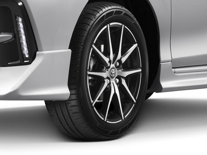 15 Sporty Alloy Wheels