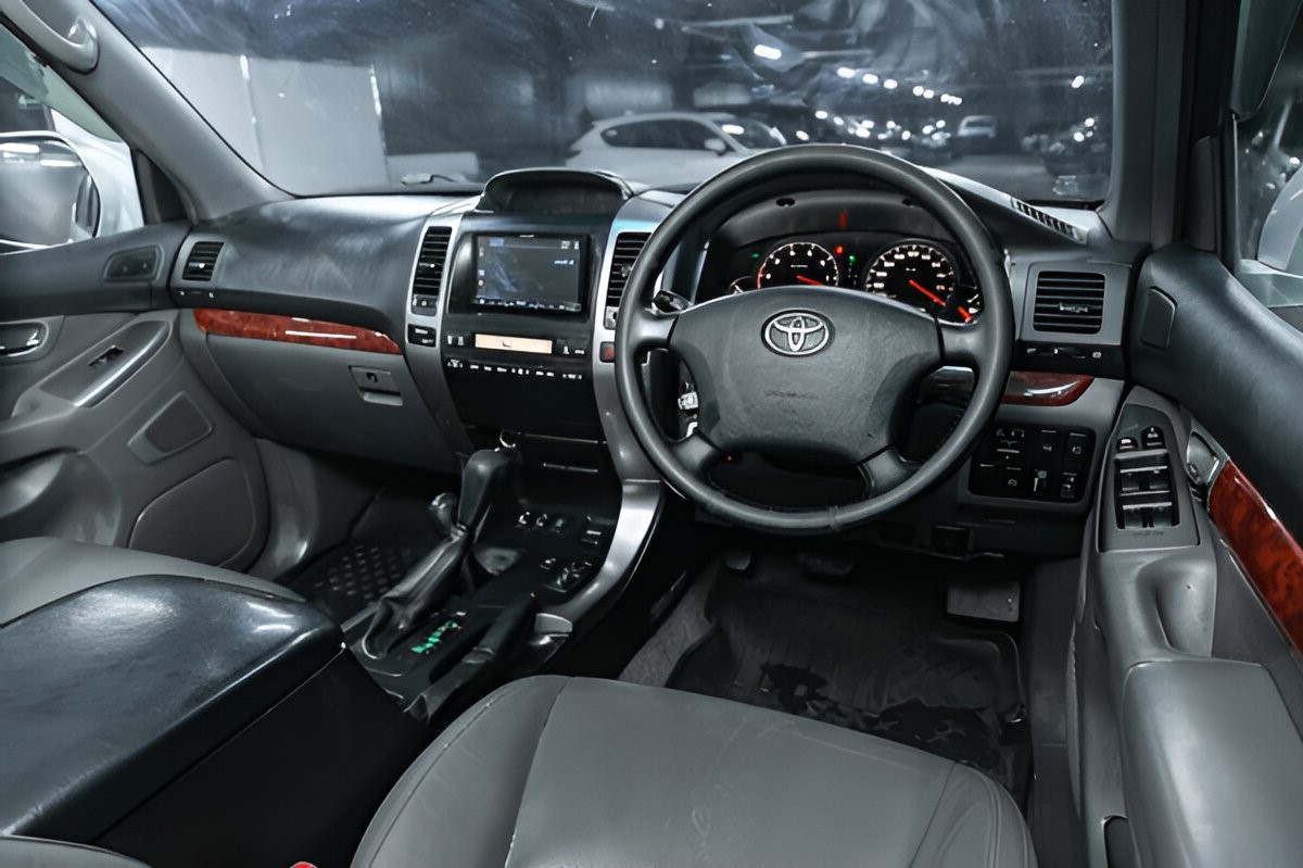 Ini Kendaraan Hybrid dengan Interior Mewah dari Toyota