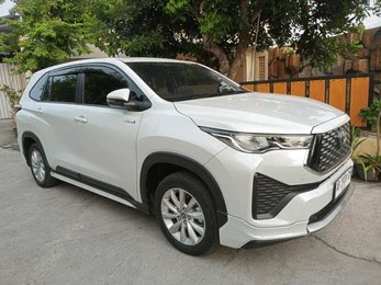 Fitur Unggulan Toyota Innova Zenix Hybrid V yang Bikin Betah Perjalanan Jauh