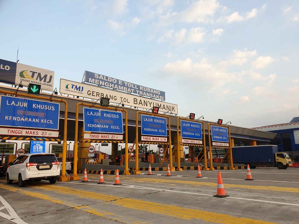 Lebih Lancar di Jalan Tol dengan Aturan One Way Mudik 2025