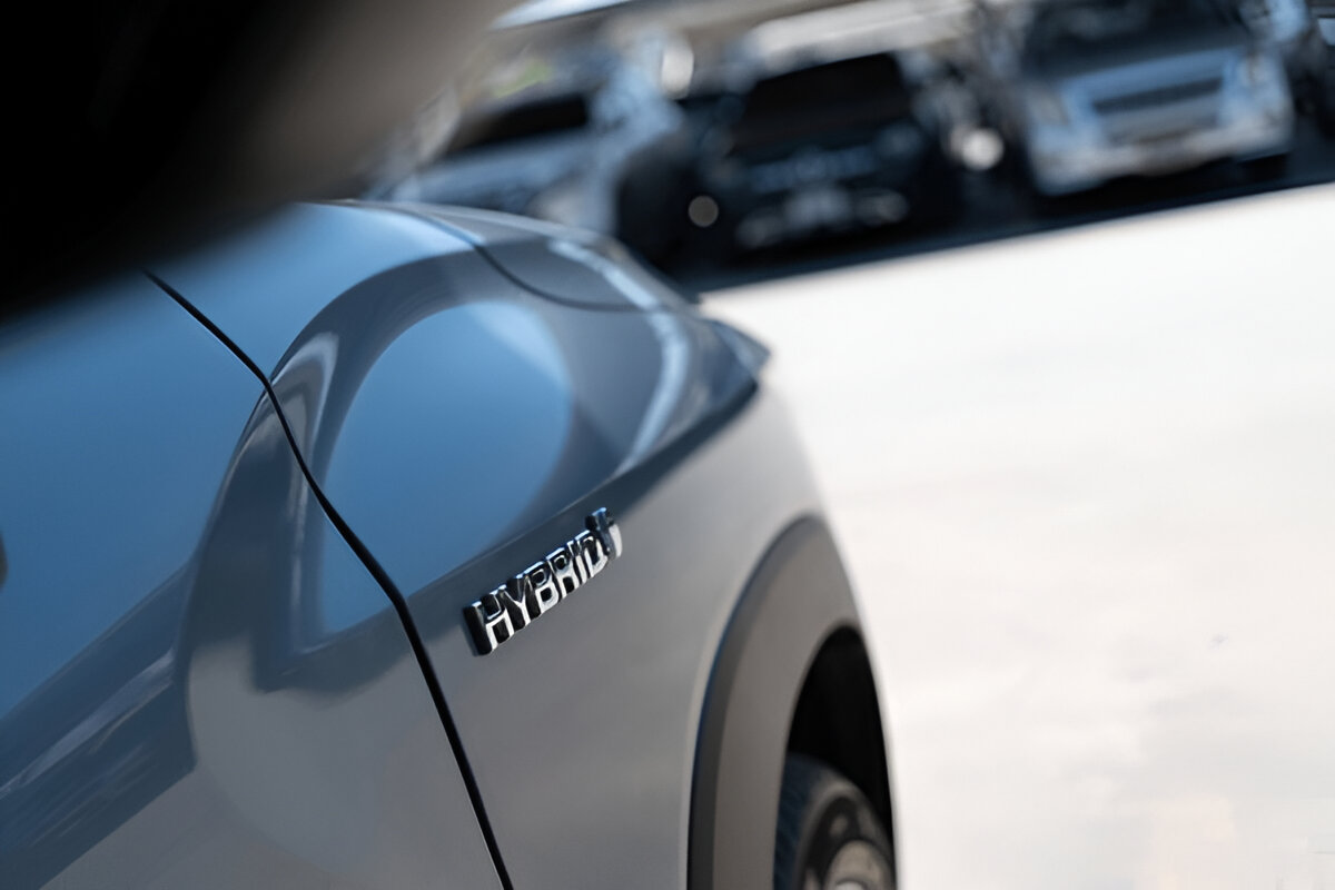 Teknologi Otomotif Hybrid Masa Depan, Apa Itu Hybrid?