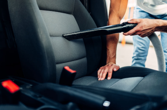 Langkah Efektif dan Aman dalam Cara Membersihkan Interior Mobil