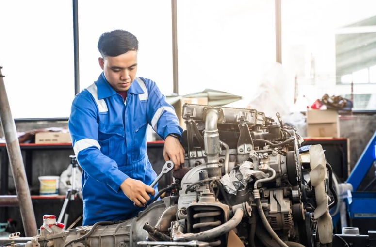 Langkah Penting dalam Persiapan Perjalanan Natal Bersama Mobil Kesayangan