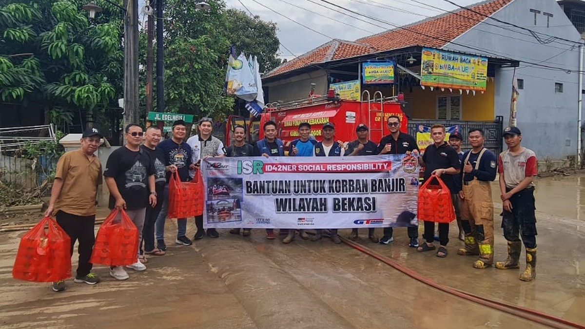 Komunitas Pecinta Toyota Fortuner ID42NER Membantu Korban Banjir, Donasikan Sembako, Alat-alat Kebersihan, dan Obat-obatan