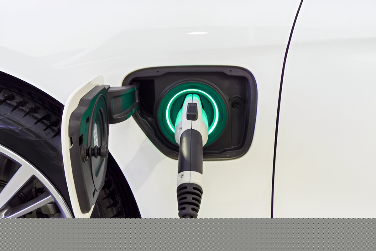 Mengulas Alasan Mobil Hybrid Irit BBM Jadi Favorit Pengemudi Kota