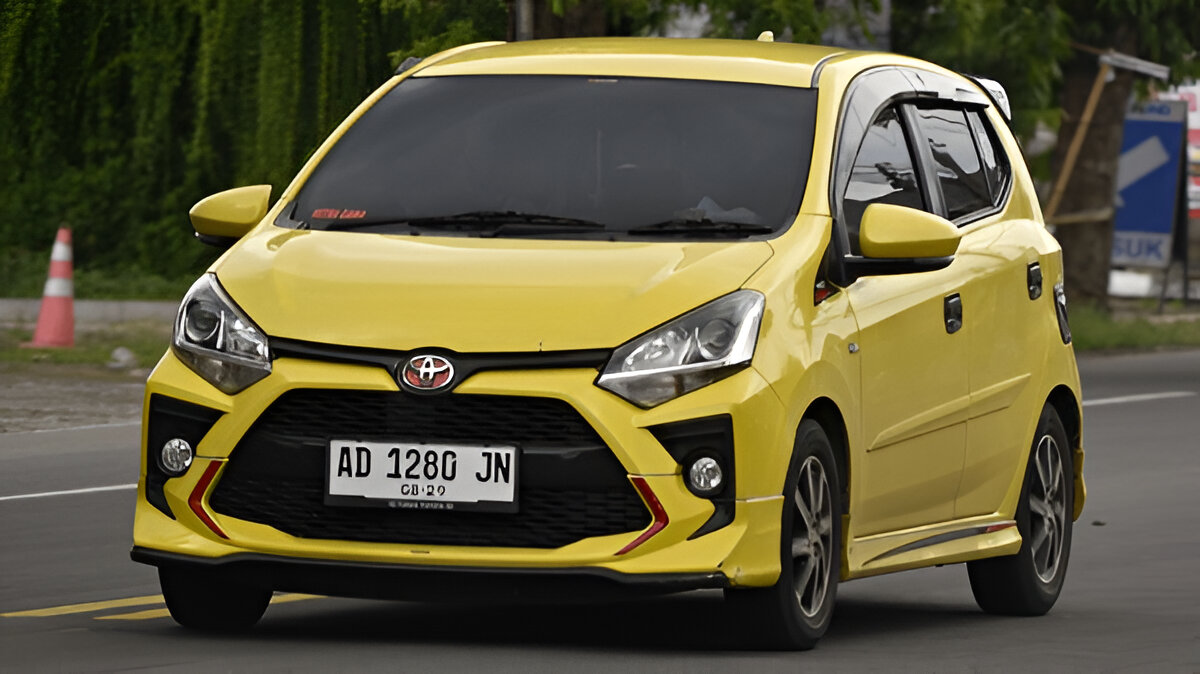 Komparasi Menarik antara Mobil Agya dan Brio di Segmen City Car