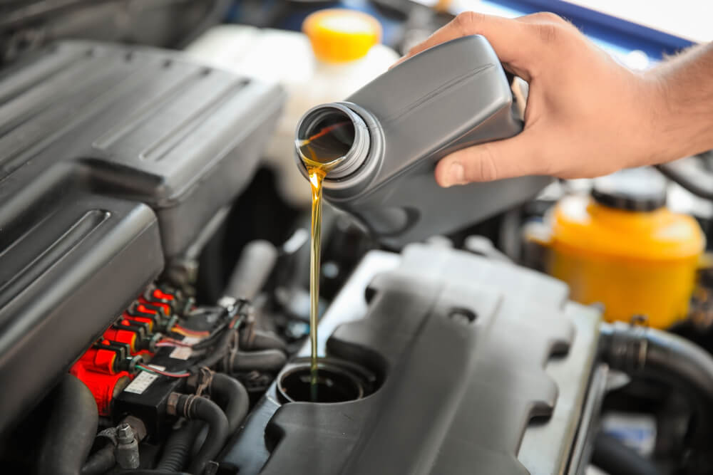 Cara Memilih Oli Mobil Sesuai Kebutuhan Mesin