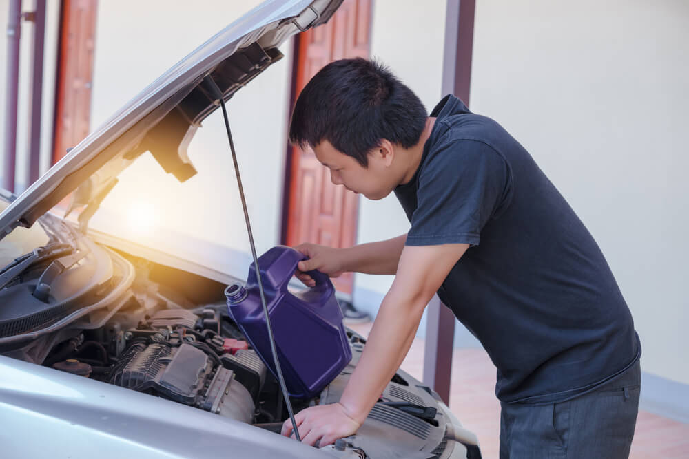 Checklist Perawatan Mobil Bulanan yang Wajib Dilakukan