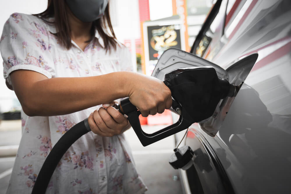 Cara Efektif Mengurangi Konsumsi Bahan Bakar Mobil Anda