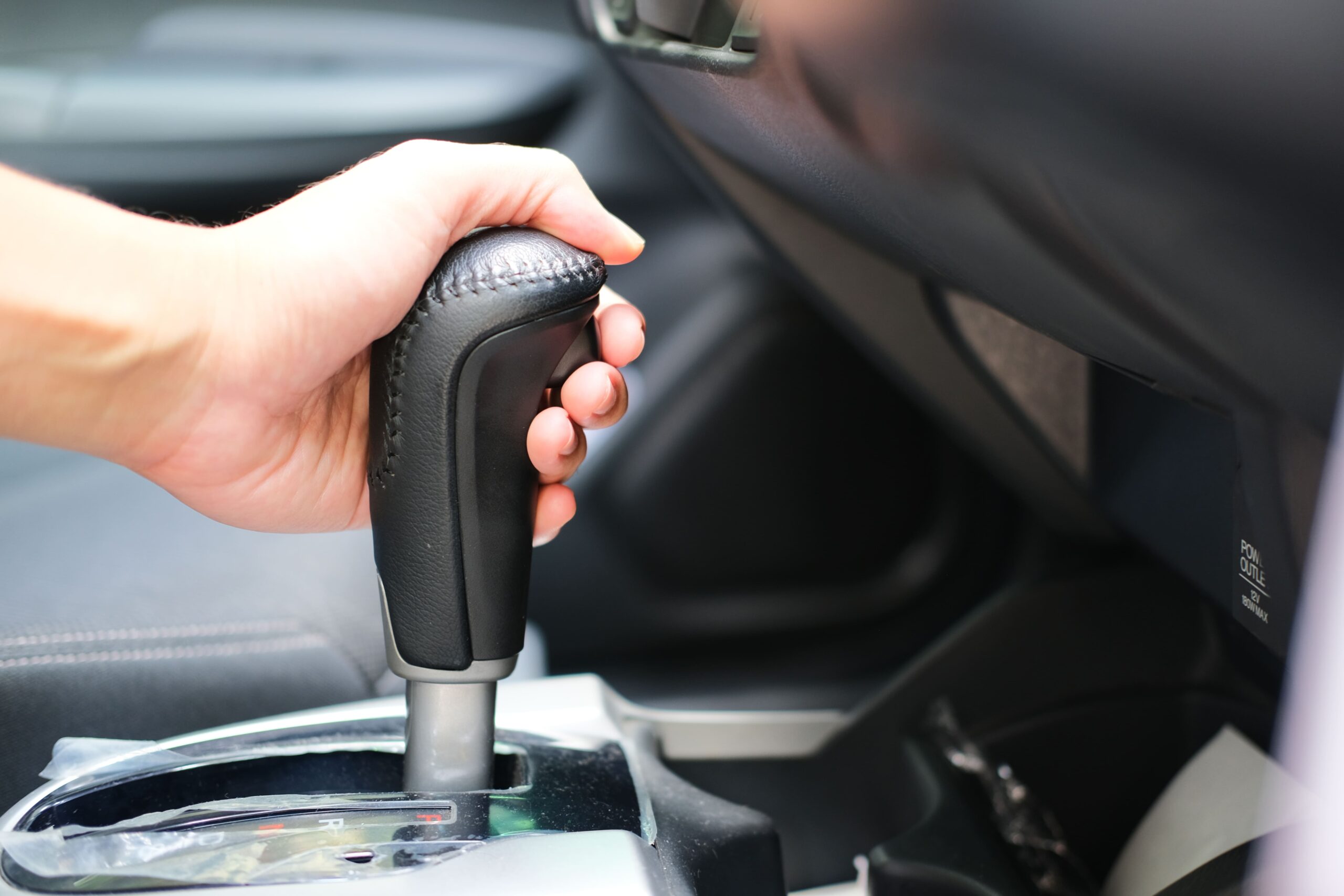 Langkah Mudah Cara Menyetir Mobil Pemula agar Cepat Mahir dan Percaya Diri