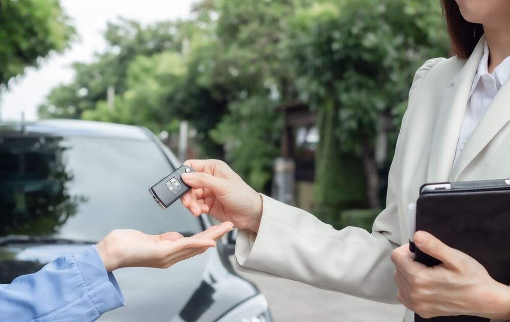Tips Aman Berkendara Setelah Melakukan Cara Cek Kondisi Mesin Mobil Bekas