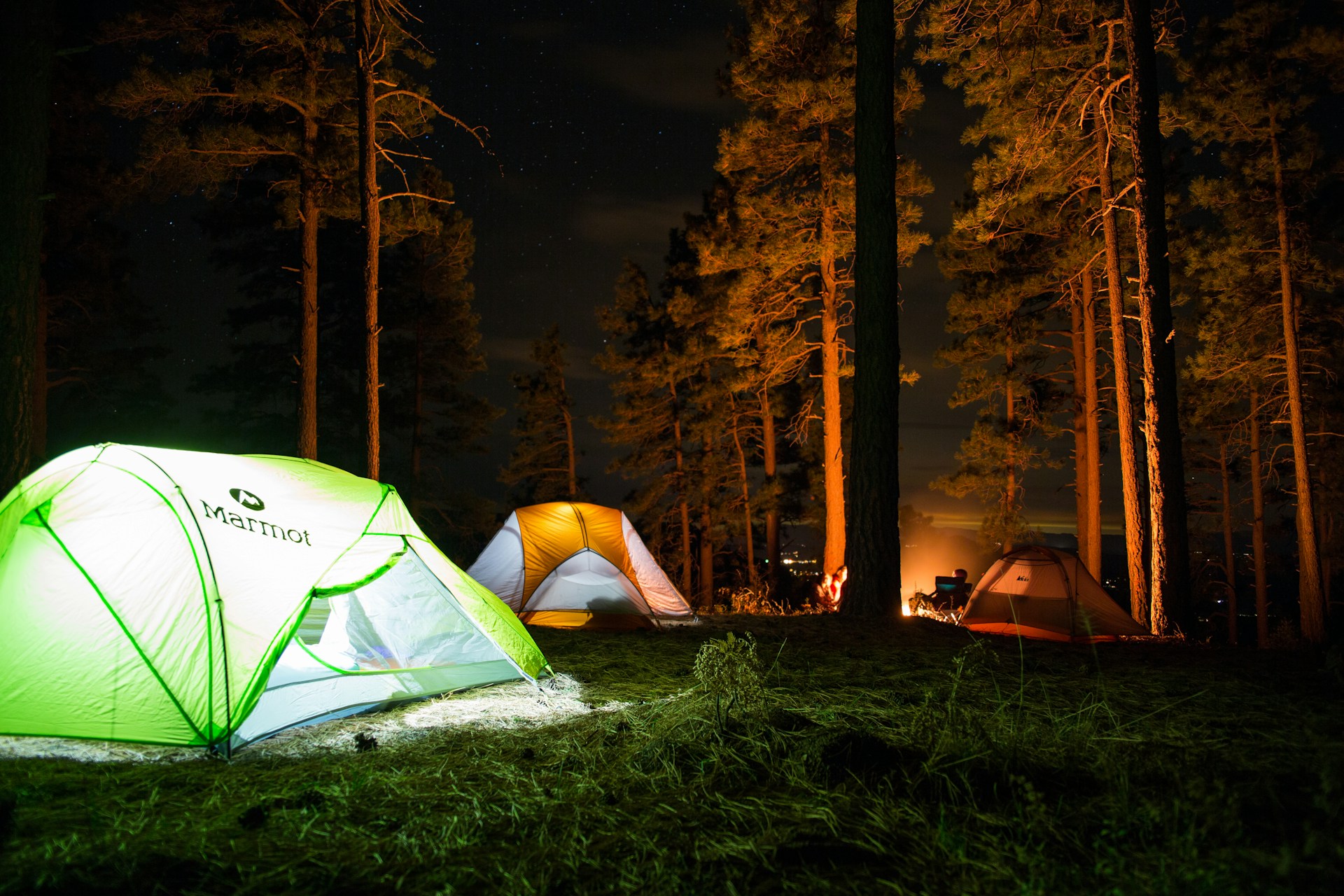 Cari Spot Camping Seru? Ini Tempat yang Bisa Diakses Mobil dan Penuh Petualangan