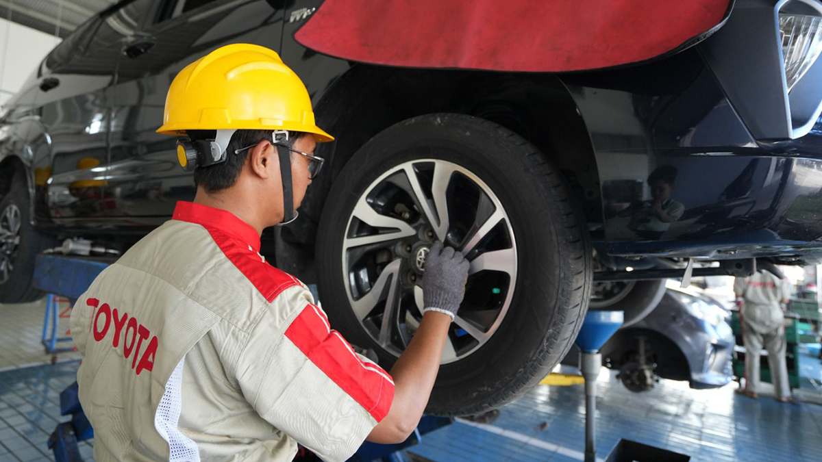 Cara Mudah Cegah Ban Mobil Meletus di Jalan, Kuncinya Ada Pada Tekanan Udara Ban yang Sesuai Rekomendasi Toyota