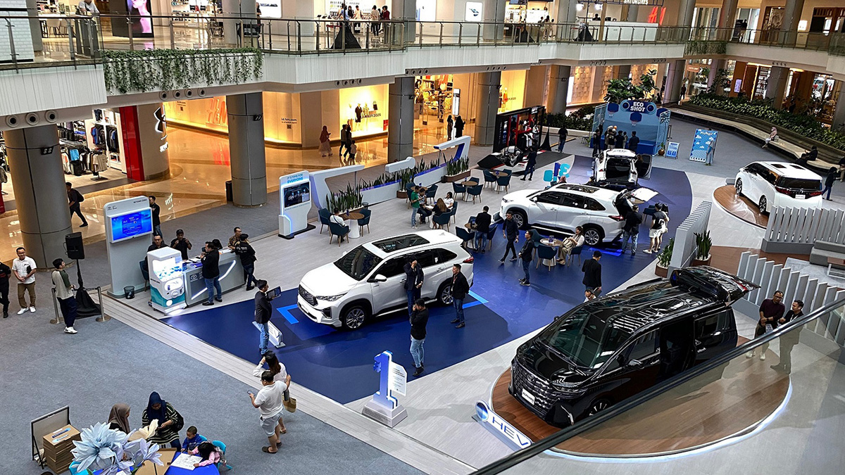 Toyota Space Hadir di Summarecon Mall Bekasi, Manfaatkan Promo Beli Mobil Baru Hybrid Toyota, Banyak Hadiah Untuk Test Drive, SPK On The Spot, dan Dapatkan Figur Eksklusif POP MART