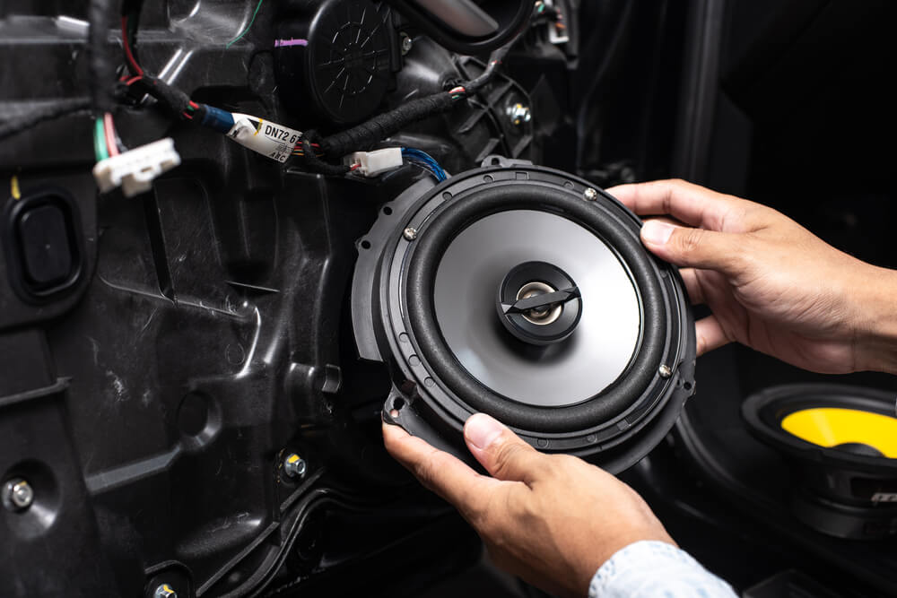 Lebih Asyik di Perjalanan Berkat Rekomendasi Audio Mobil yang Tepat