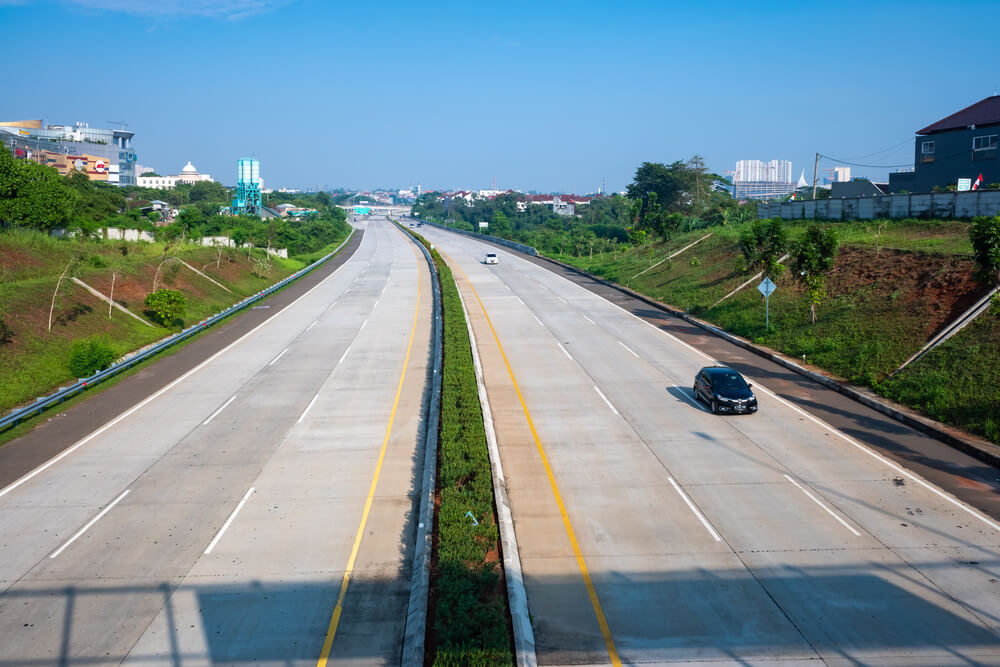 Kurangi Risiko Kecelakaan Saat Melaju di Jalan Tol dengan Tips Wajib Ini