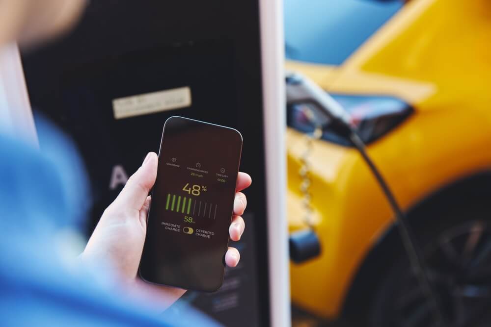 Memilih Teknologi Masa Depan dengan Membandingkan Mobil Hybrid vs Listrik