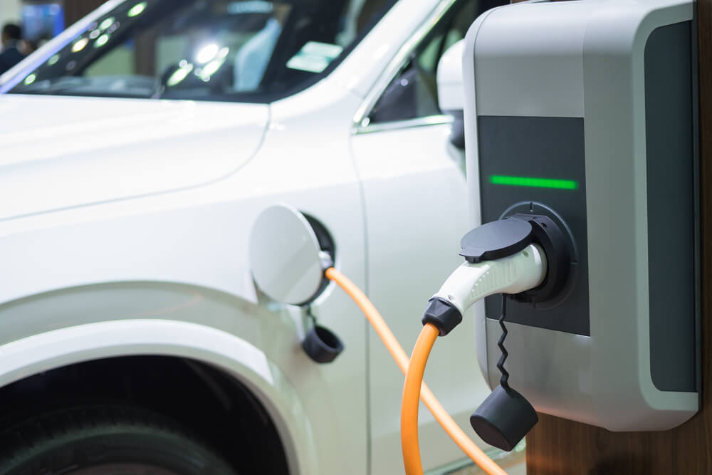 Membandingkan Efisiensi Konsumsi Energi Mobil Listrik untuk Pemakaian Sehari-hari