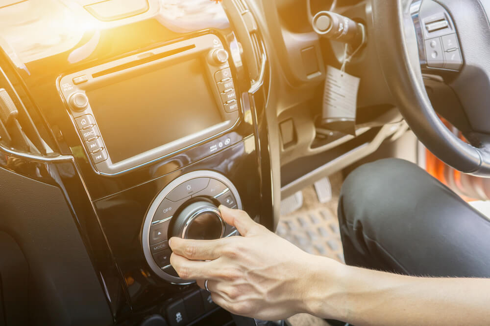 Nikmati Perjalanan Lebih Seru dengan Audio Berkualitas di Dalam Kendaraan