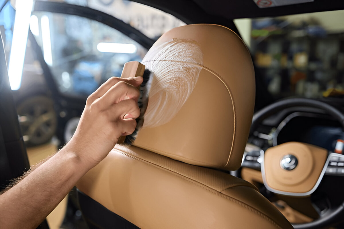 Rasanya Kayak Baru Lagi Ini Tips Merawat Interior Mobil Biar Tetap Kinclong