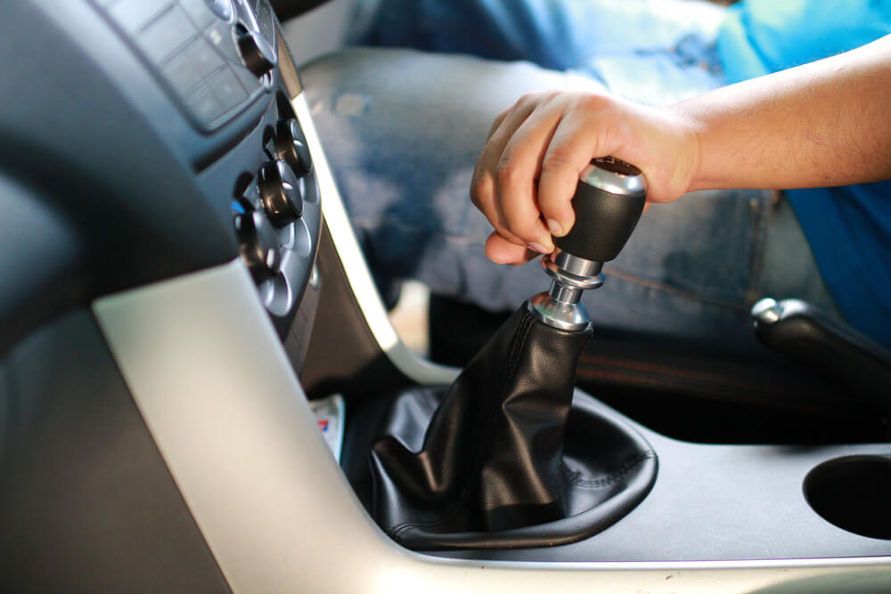 Tips Aman Nyetir Mobil Sendiri Bagi Pengemudi Pemula
