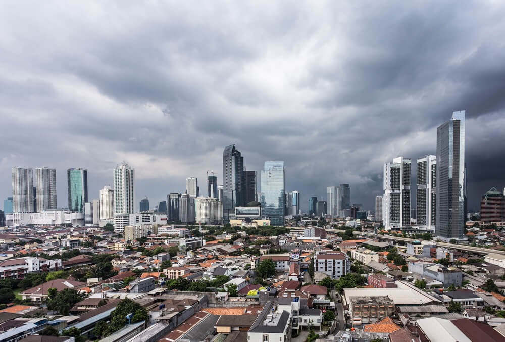 Pengaruh Cuaca Tropis Terhadap Performa dan Perawatan Mobil